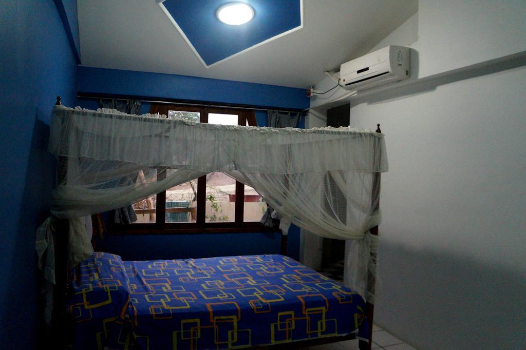 Hostal Monte Libano Puerto Lopez Bilik gambar