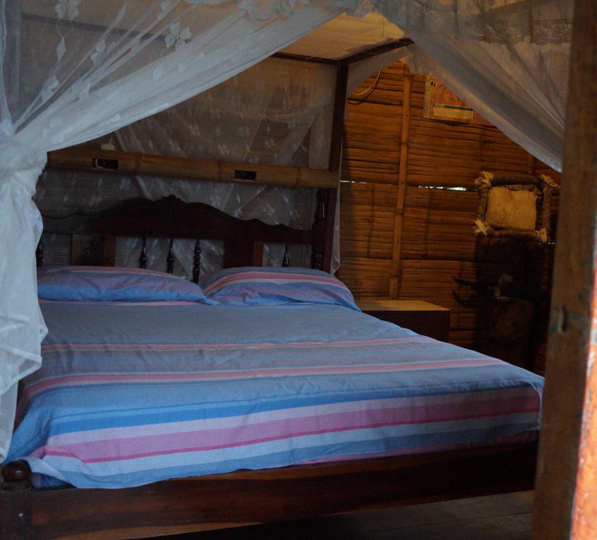 Hostal Monte Libano Puerto Lopez Bilik gambar